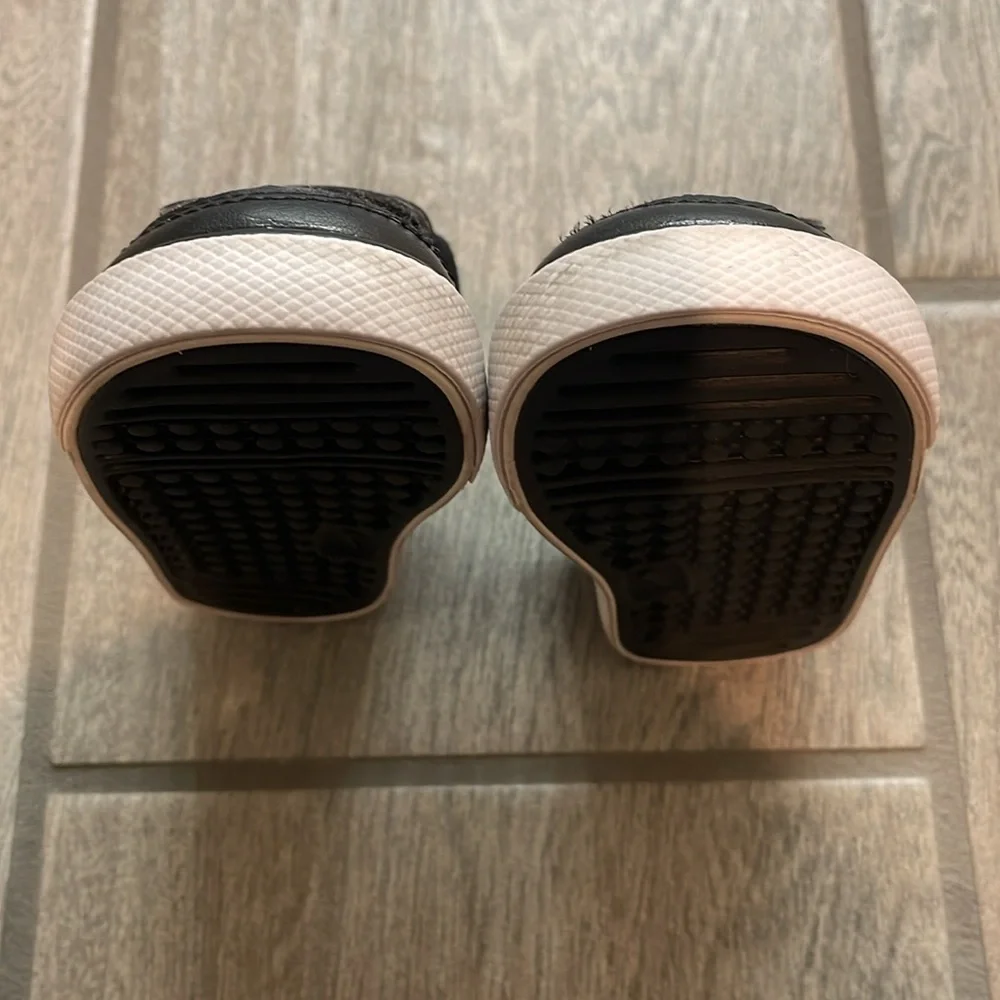 Nike Black Toddler Velcro Sneakers with White Soles